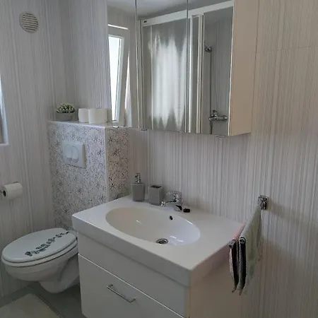 Wilma Apartment Vir